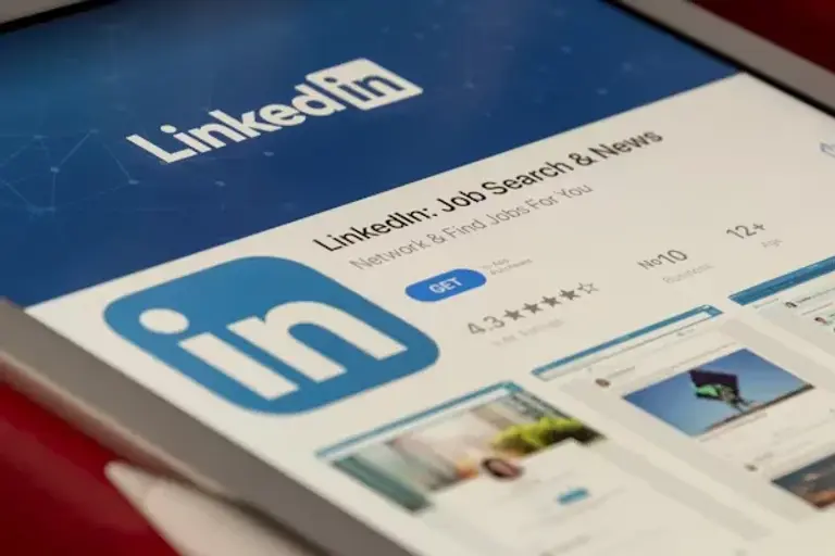 How to Find LinkedIn Email: Free & Paid Methods (2026)